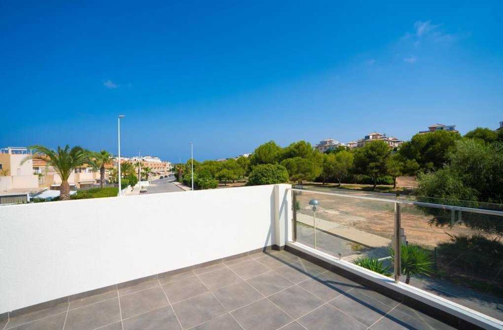 Resale - Villa - Orihuela Costa - La Zenia