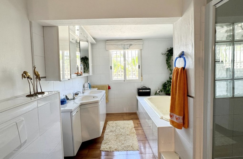 Вторичное жилье - Отдельная вилла - Orihuela Costa - La Zenia