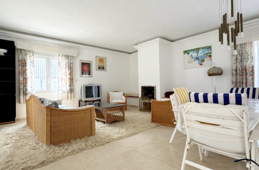 Вторичное жилье - Отдельная вилла - Orihuela Costa - La Zenia