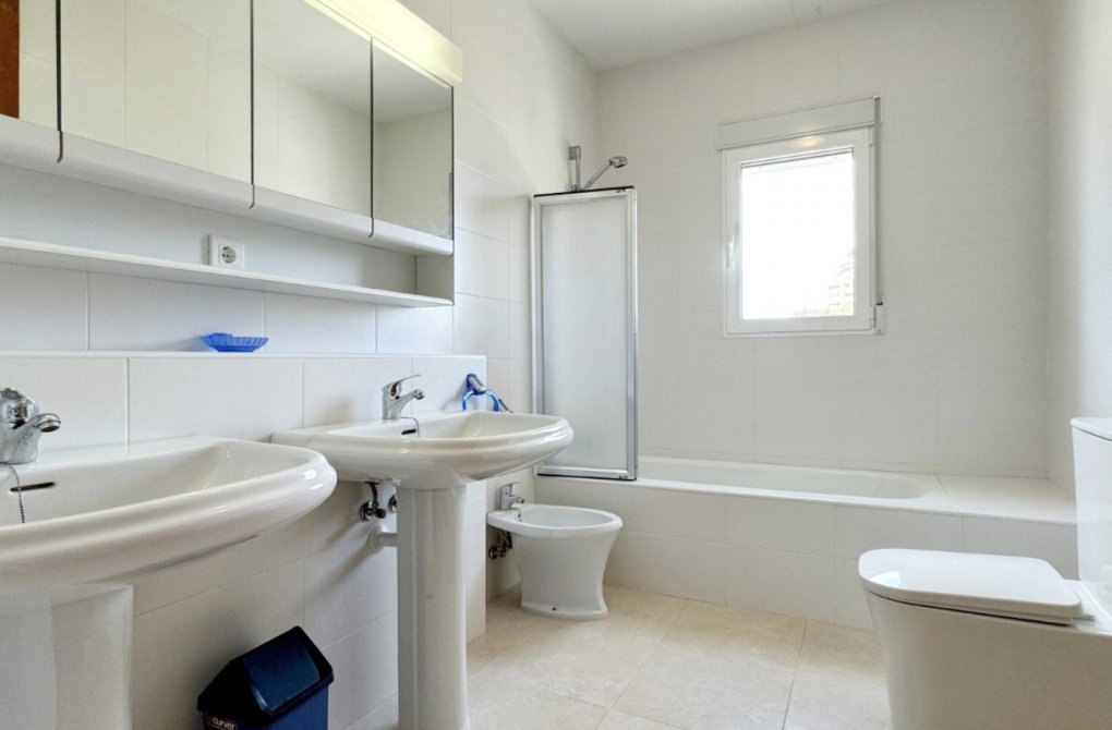 Вторичное жилье - Отдельная вилла - Orihuela Costa - La Zenia