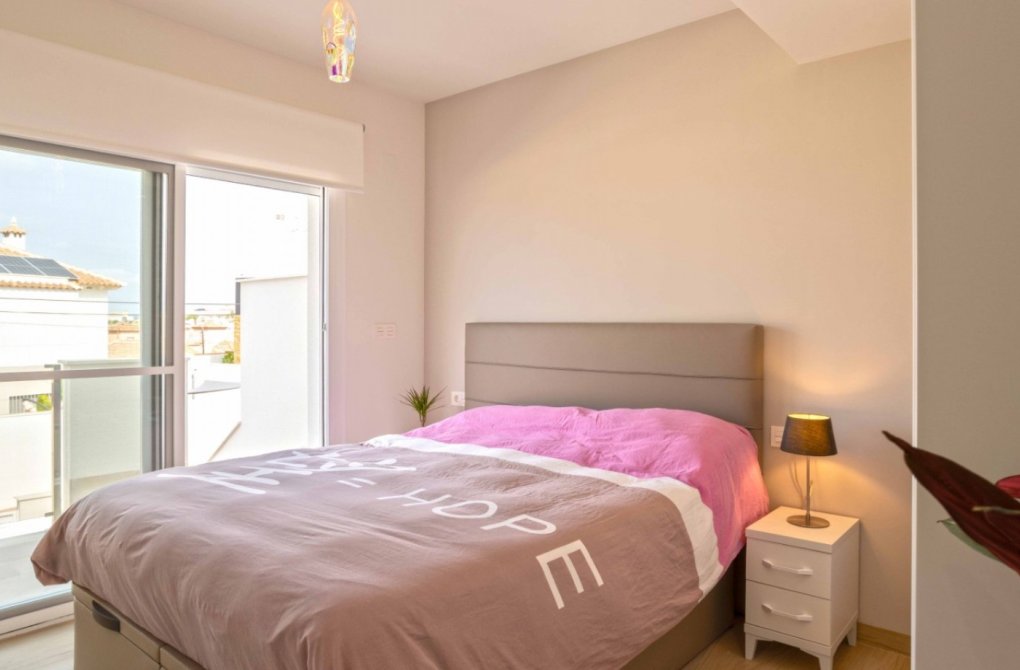 Resale - Apartment - Orihuela Costa - Villamartín