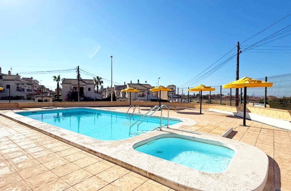 Resale - Bungalow - Torrevieja - Torrelamata - La Mata