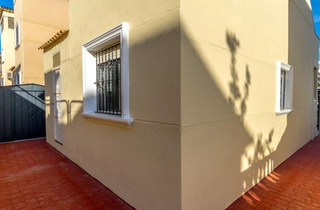 Resale - Detached Villa - Orihuela Costa - Villamartín