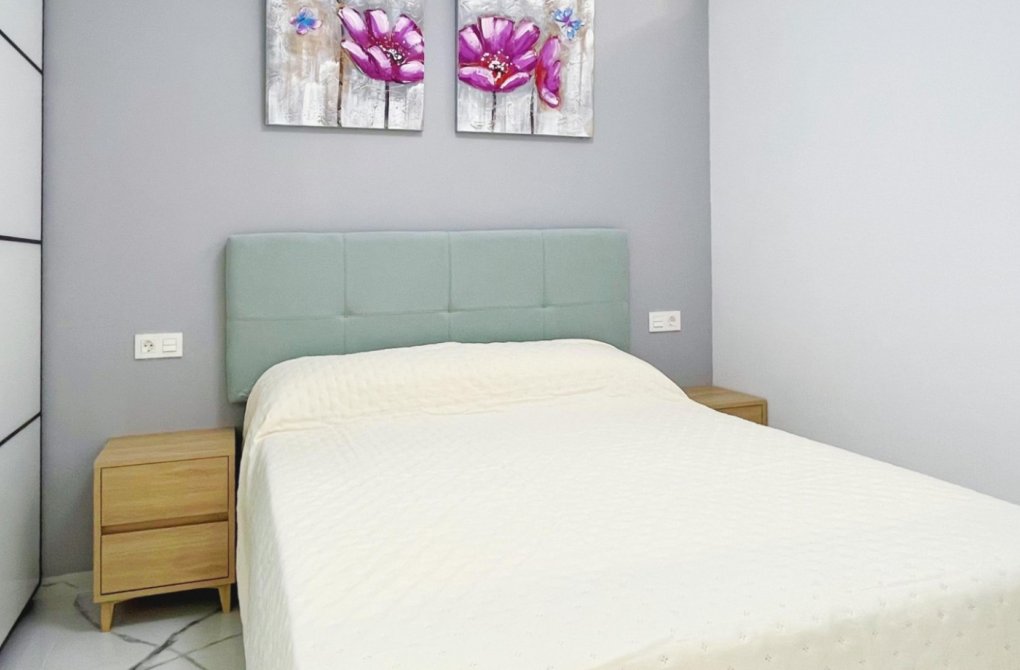 Resale - Apartment - Torrevieja - Playa del Cura