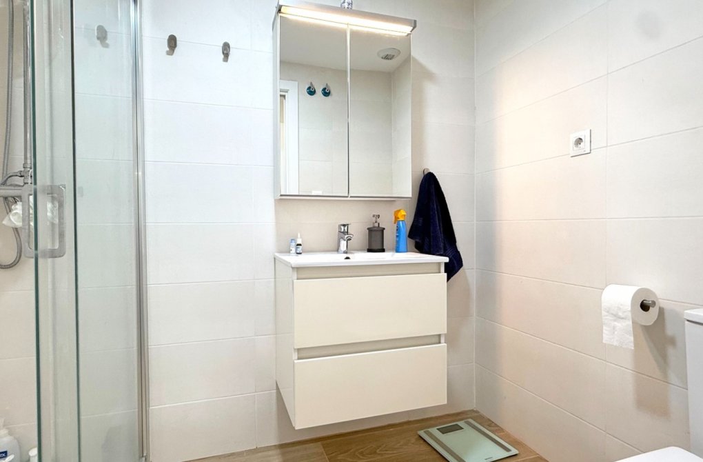 Resale - Apartment - Cartagena - Playa Honda