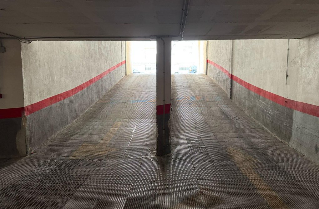 Resale - Garage - Torrevieja - Centro