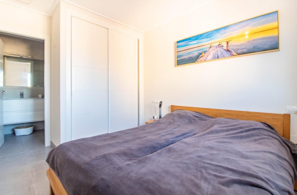 Resale - Bungalow - Torrevieja - Punta prima