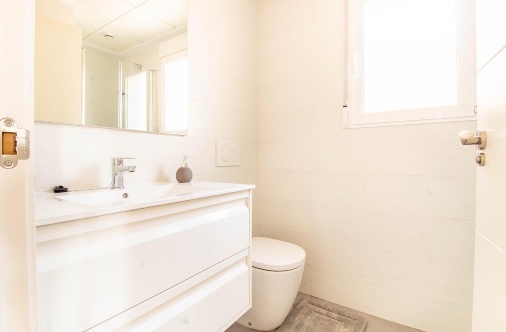 Resale - Bungalow - Torrevieja - Punta prima