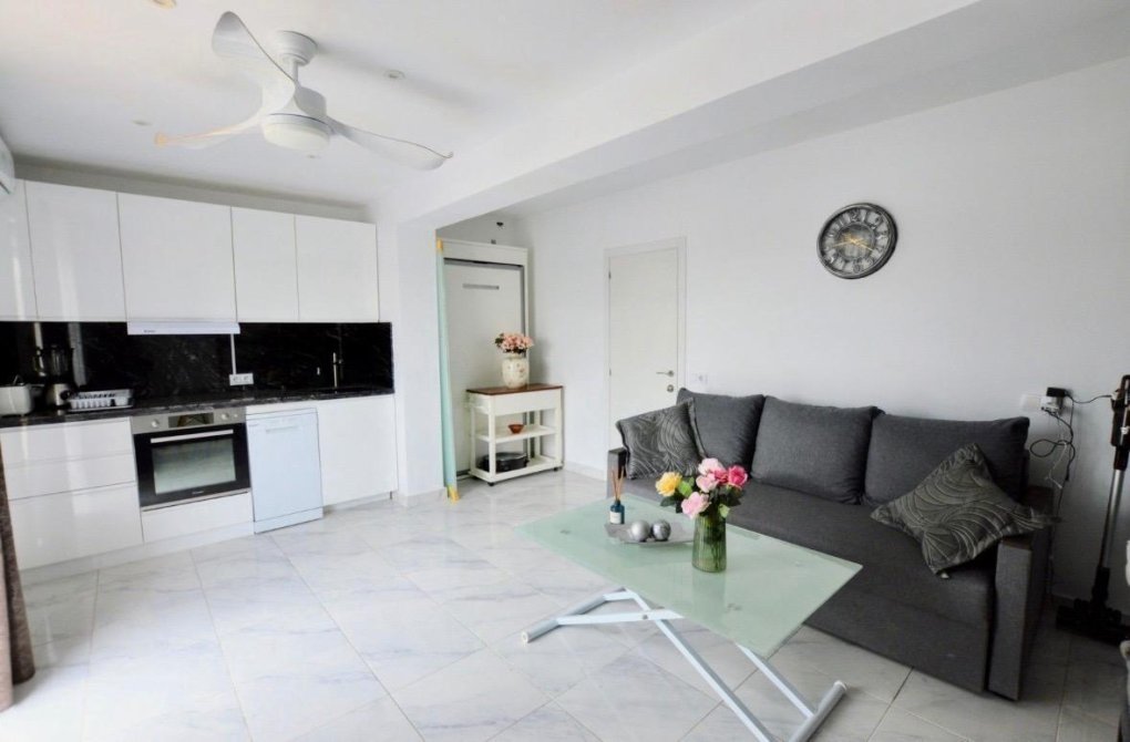 Resale - Villa - San Miguel de Salinas - Urbanizacion blue lagoon