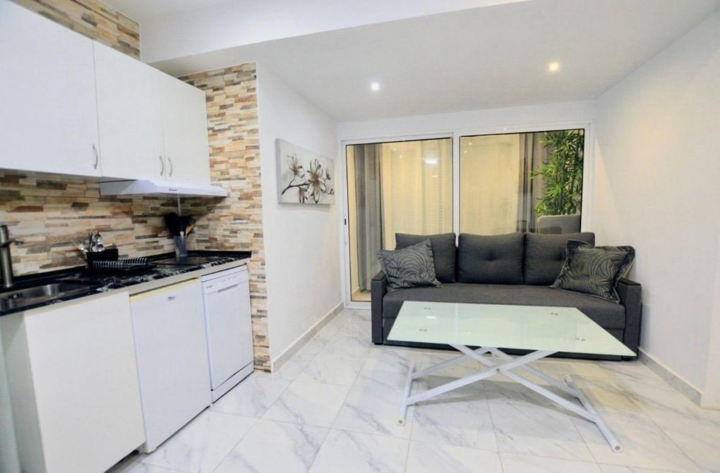 Resale - Villa - San Miguel de Salinas - Urbanizacion blue lagoon