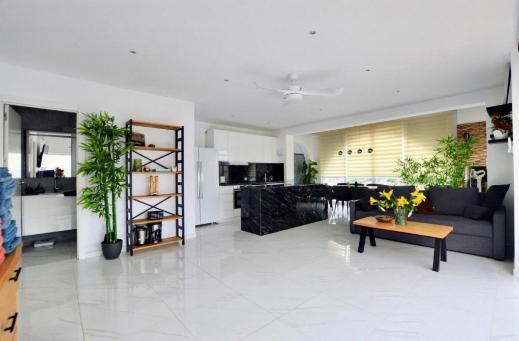 Resale - Villa - San Miguel de Salinas - Urbanizacion blue lagoon