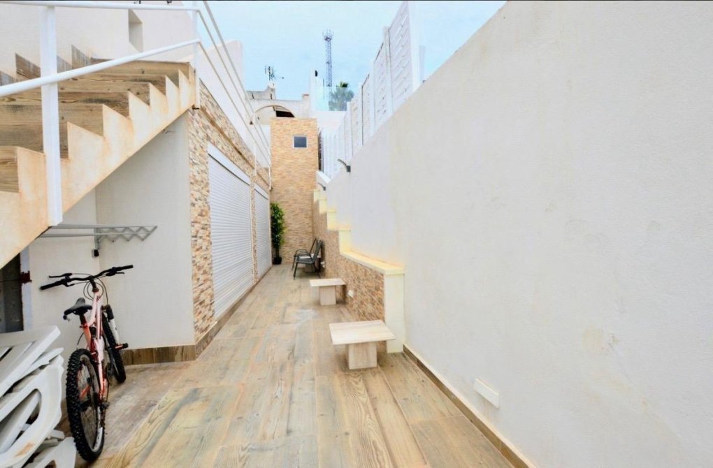 Resale - Villa - San Miguel de Salinas - Urbanizacion blue lagoon