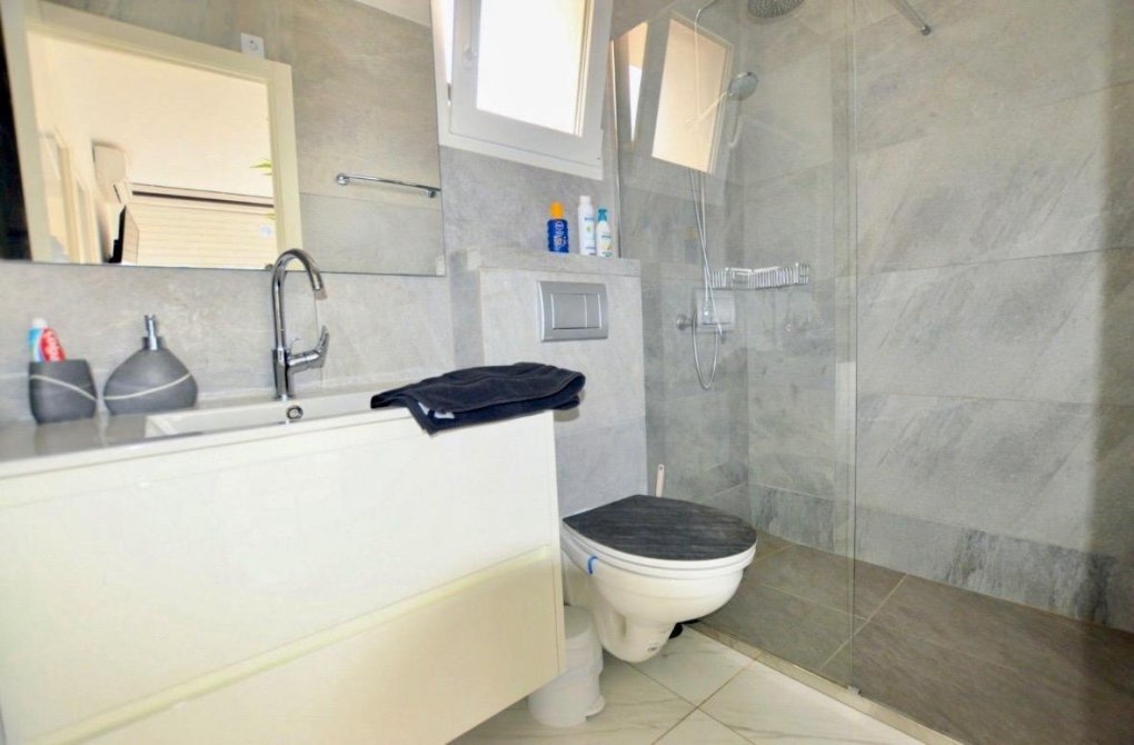 Resale - Villa - San Miguel de Salinas - Urbanizacion blue lagoon