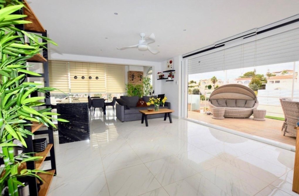 Resale - Villa - San Miguel de Salinas - Urbanizacion blue lagoon