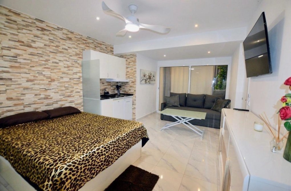 Resale - Villa - San Miguel de Salinas - Urbanizacion blue lagoon