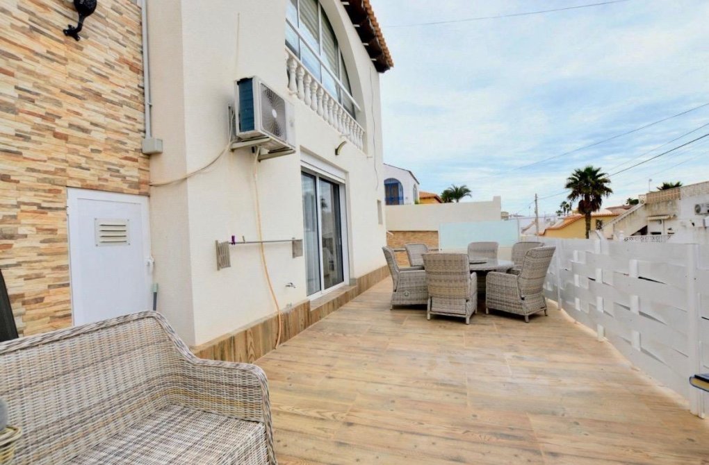 Resale - Villa - San Miguel de Salinas - Urbanizacion blue lagoon