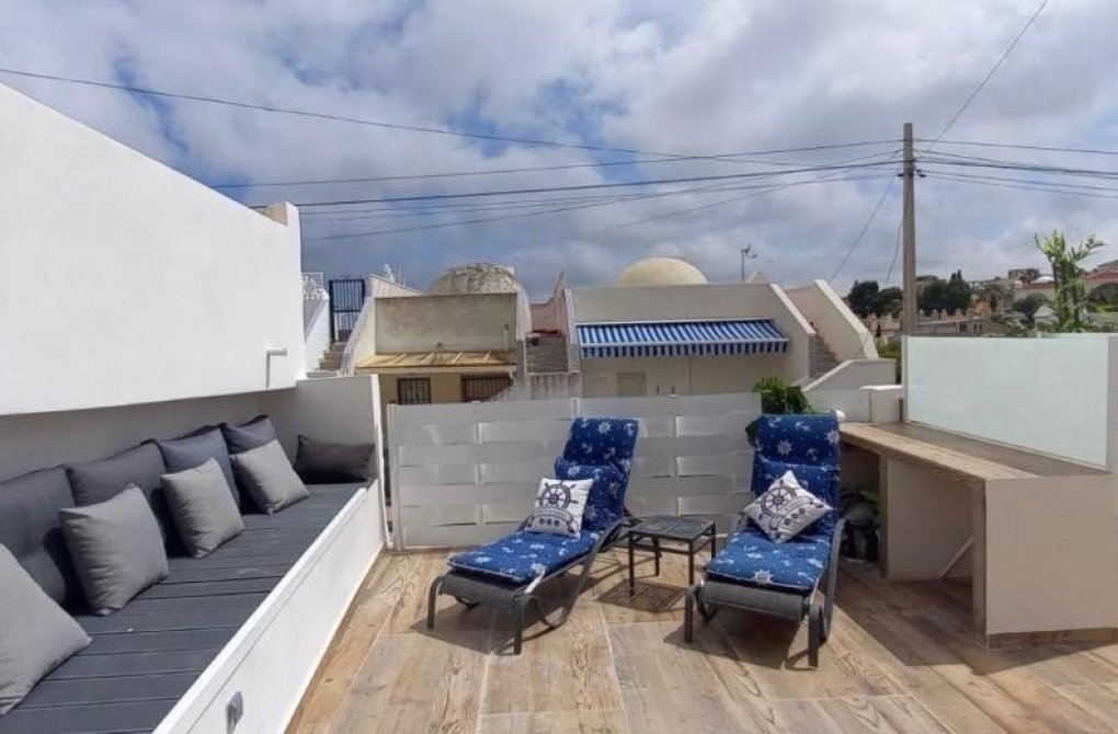 Resale - Villa - San Miguel de Salinas - Urbanizacion blue lagoon