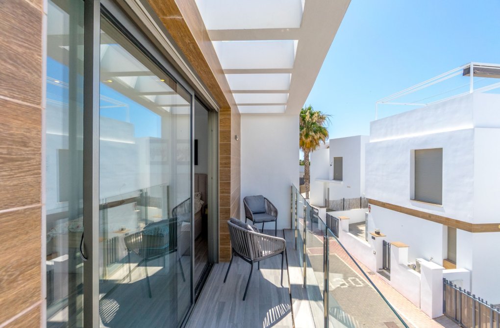 Resale - Villa - Orihuela - Villamartin