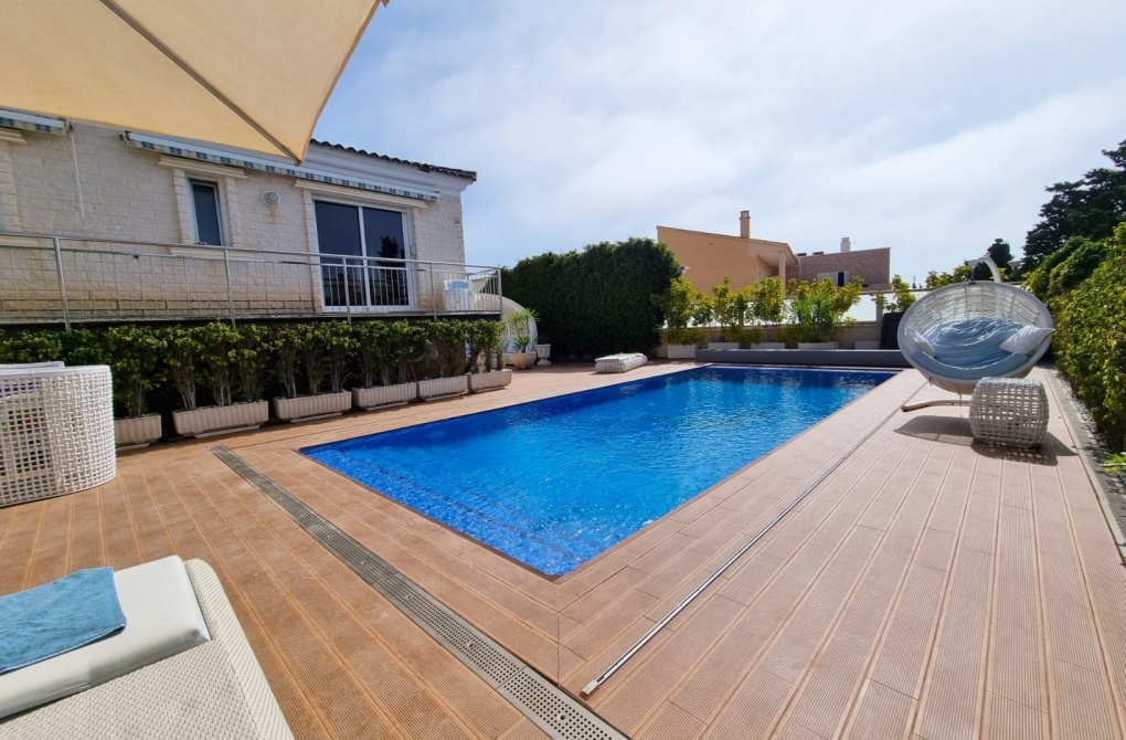 Resale - Villa - Torrevieja - La Mata