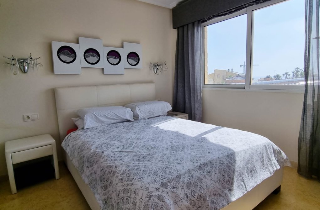 Resale - Villa - Torrevieja - La Mata