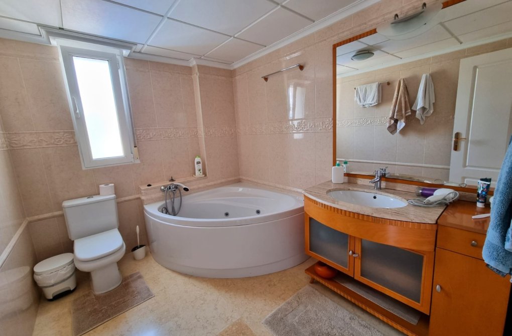 Resale - Villa - Torrevieja - La Mata