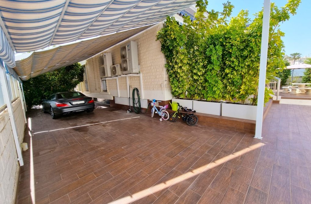 Resale - Villa - Torrevieja - La Mata