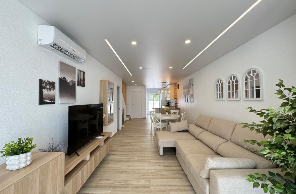 Resale - Terraced house - Torrevieja - Playa del cura