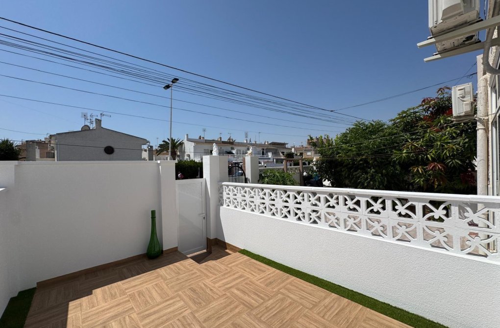 Resale - Terraced house - Torrevieja - Playa del cura