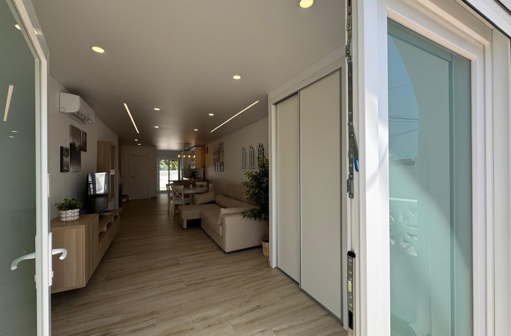 Resale - Terraced house - Torrevieja - Playa del cura