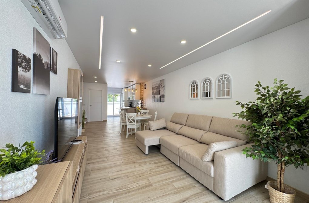 Resale - Terraced house - Torrevieja - Playa del cura