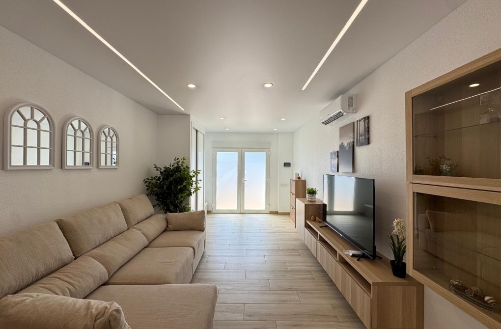 Resale - Terraced house - Torrevieja - Playa del cura