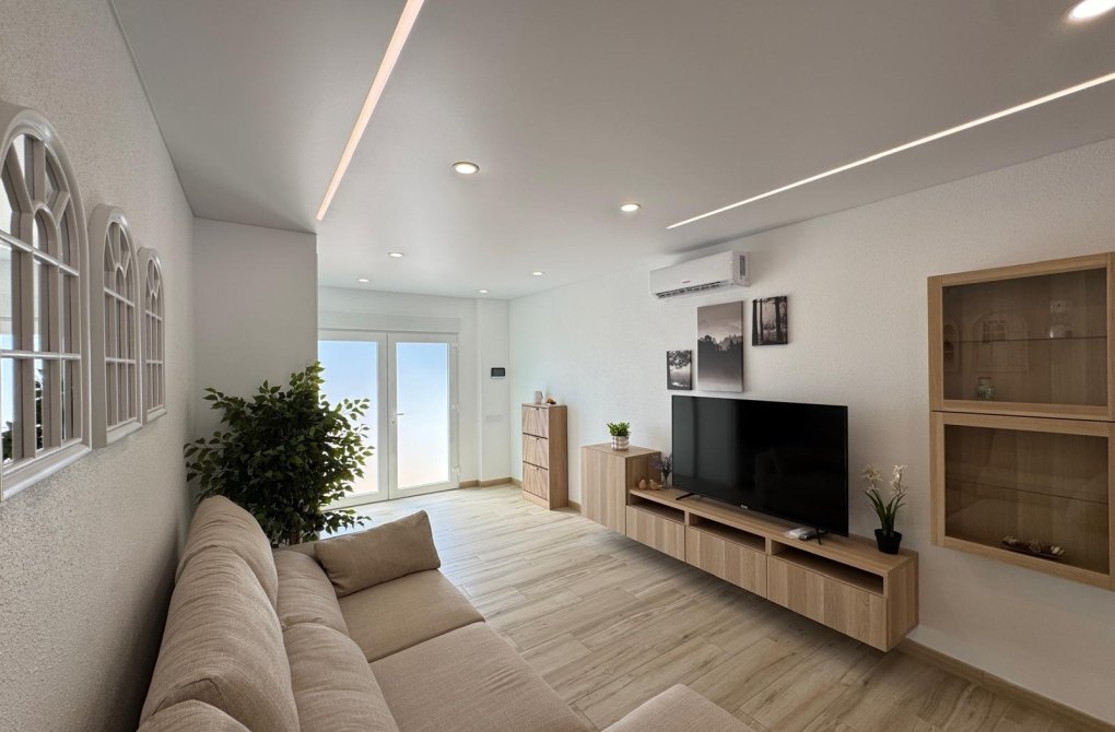 Resale - Terraced house - Torrevieja - Playa del cura