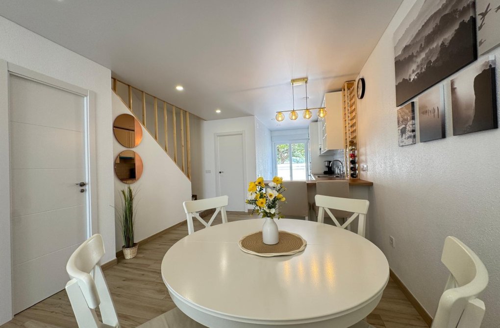 Resale - Terraced house - Torrevieja - Playa del cura