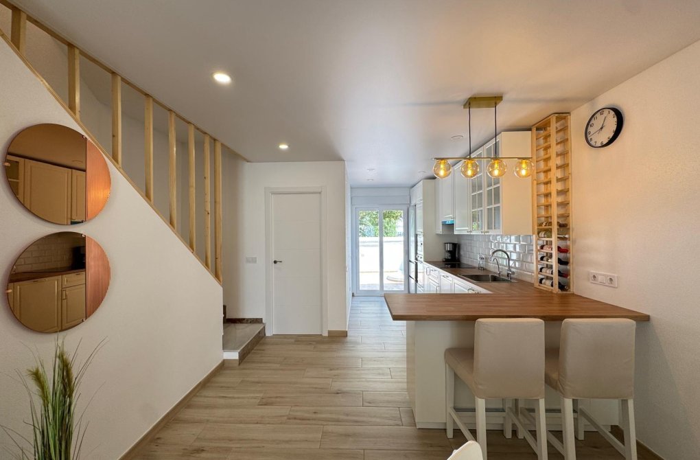 Resale - Terraced house - Torrevieja - Playa del cura