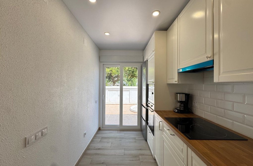 Resale - Terraced house - Torrevieja - Playa del cura