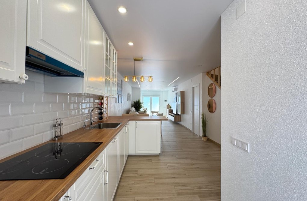 Resale - Terraced house - Torrevieja - Playa del cura