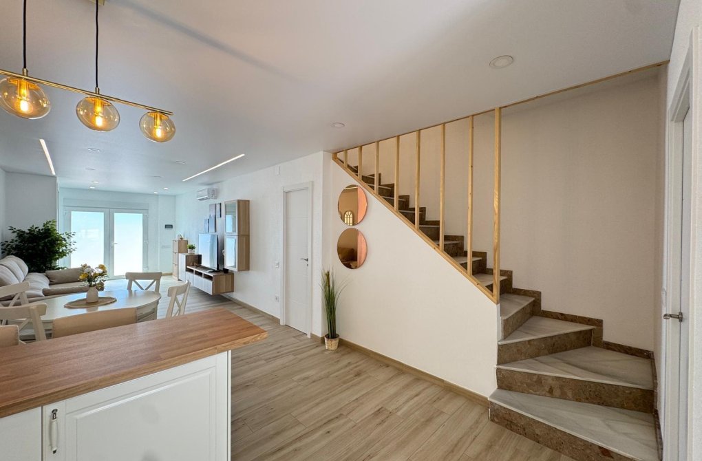 Resale - Terraced house - Torrevieja - Playa del cura