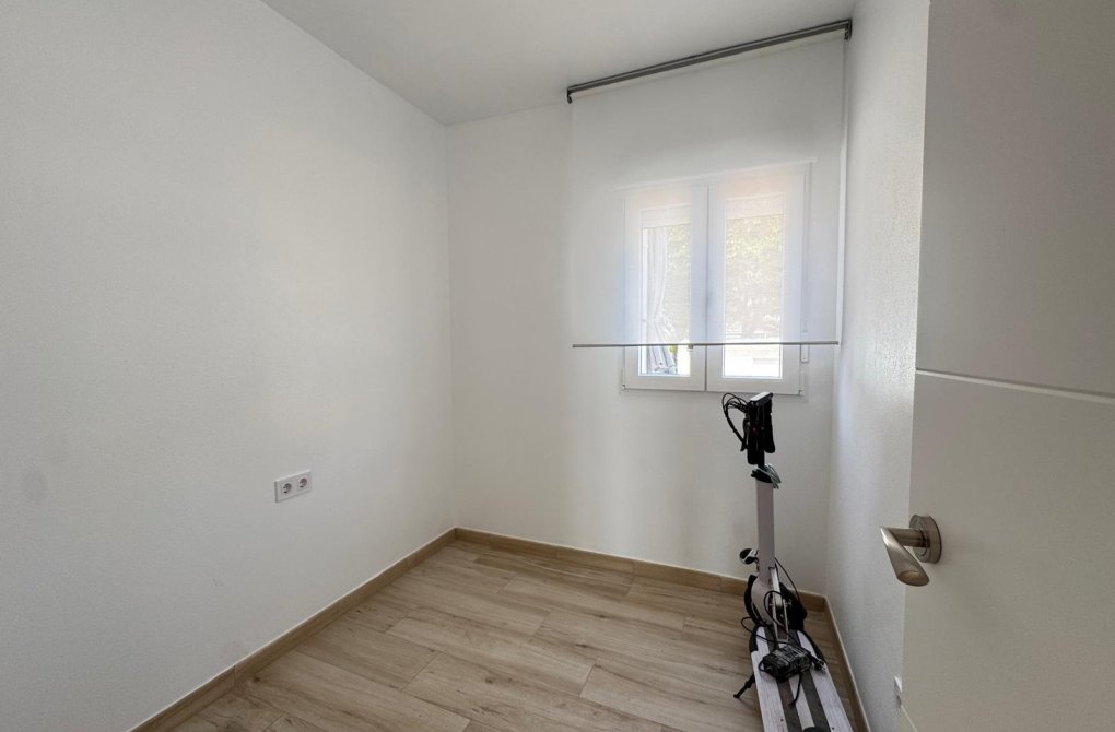 Resale - Terraced house - Torrevieja - Playa del cura