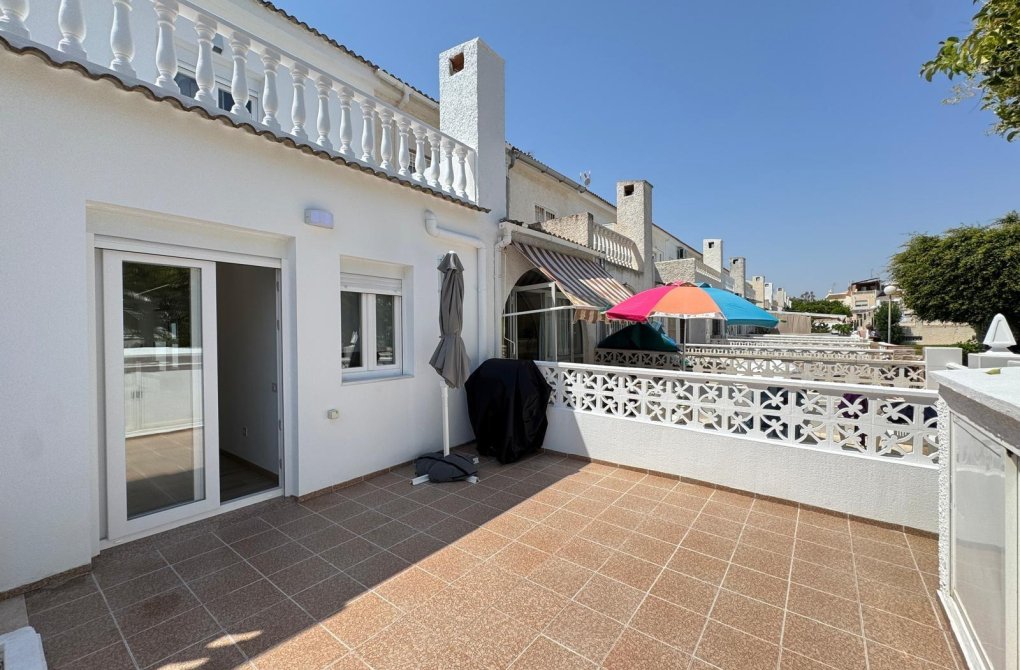 Resale - Terraced house - Torrevieja - Playa del cura