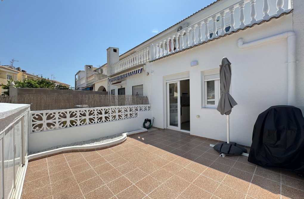 Resale - Terraced house - Torrevieja - Playa del cura