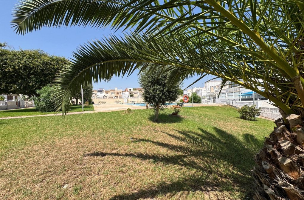 Resale - Terraced house - Torrevieja - Playa del cura