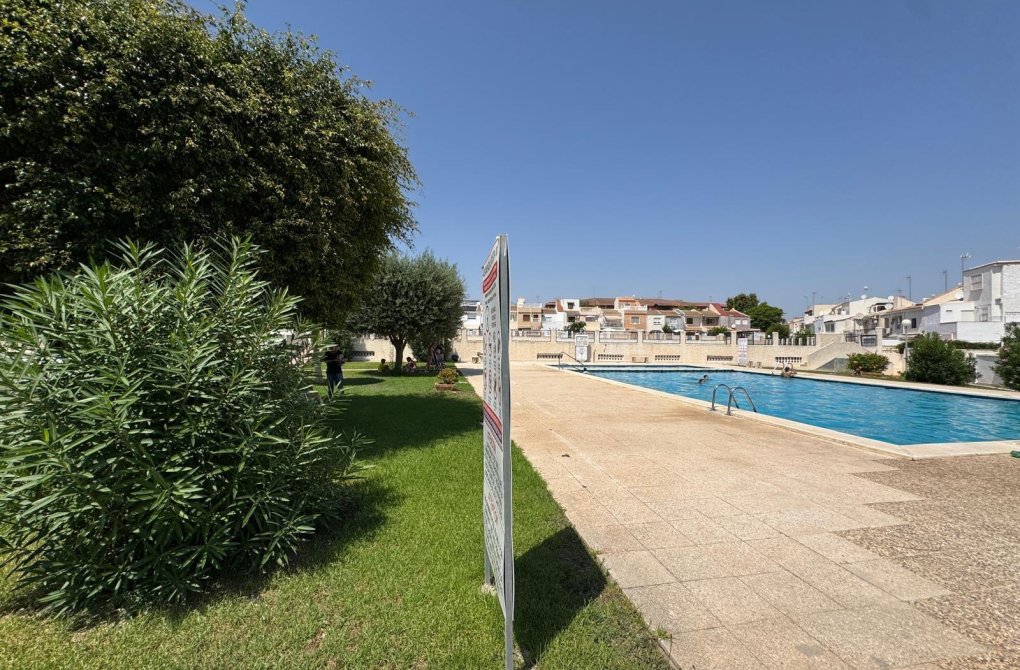 Resale - Terraced house - Torrevieja - Playa del cura