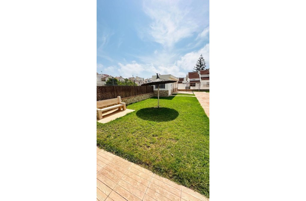 Resale - Bungalow - Torrevieja - Calas blanca