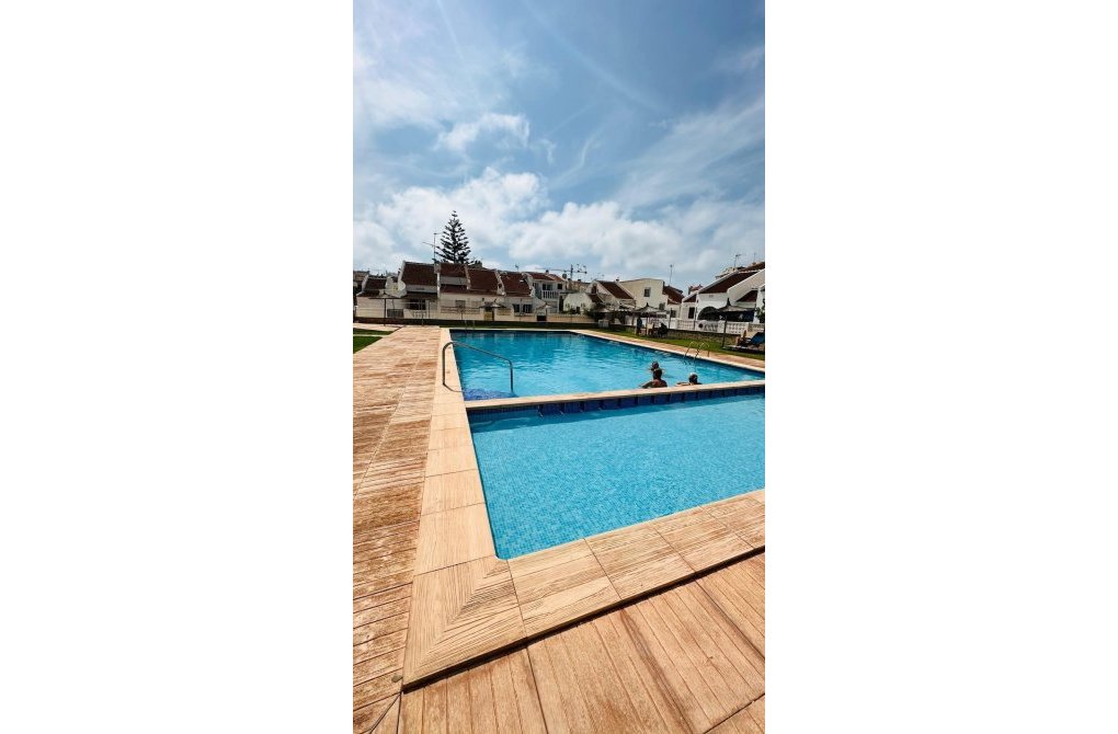 Resale - Bungalow - Torrevieja - Calas blanca