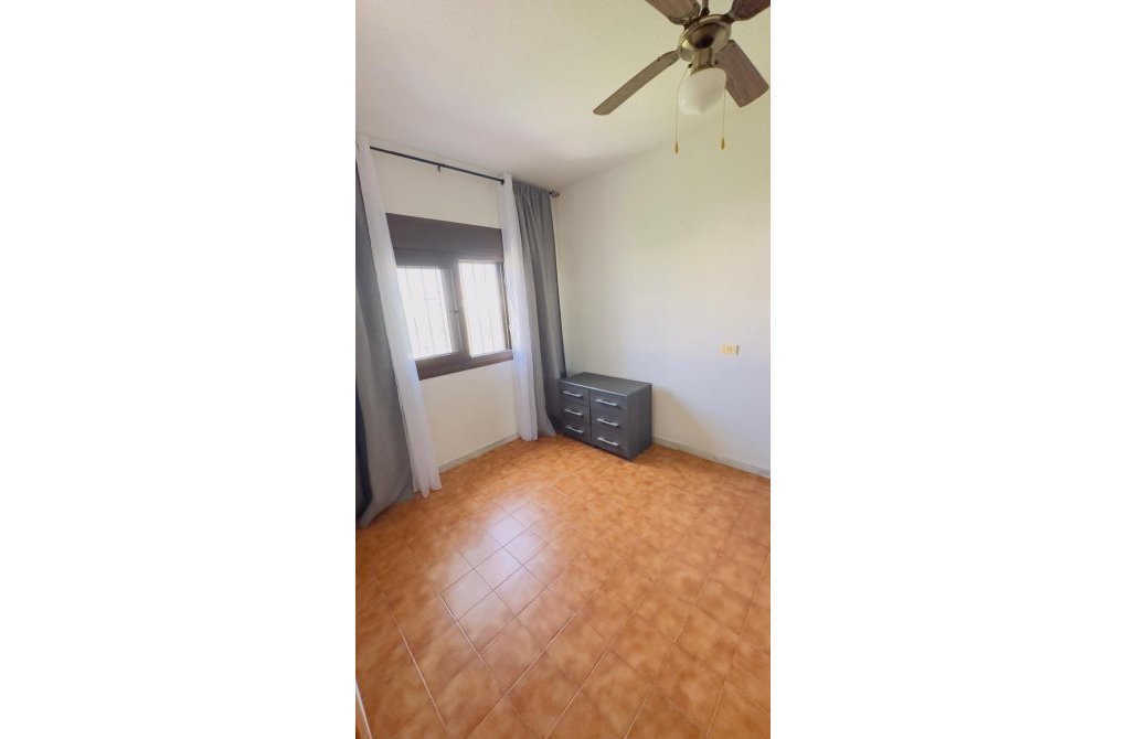 Resale - Bungalow - Torrevieja - Calas blanca