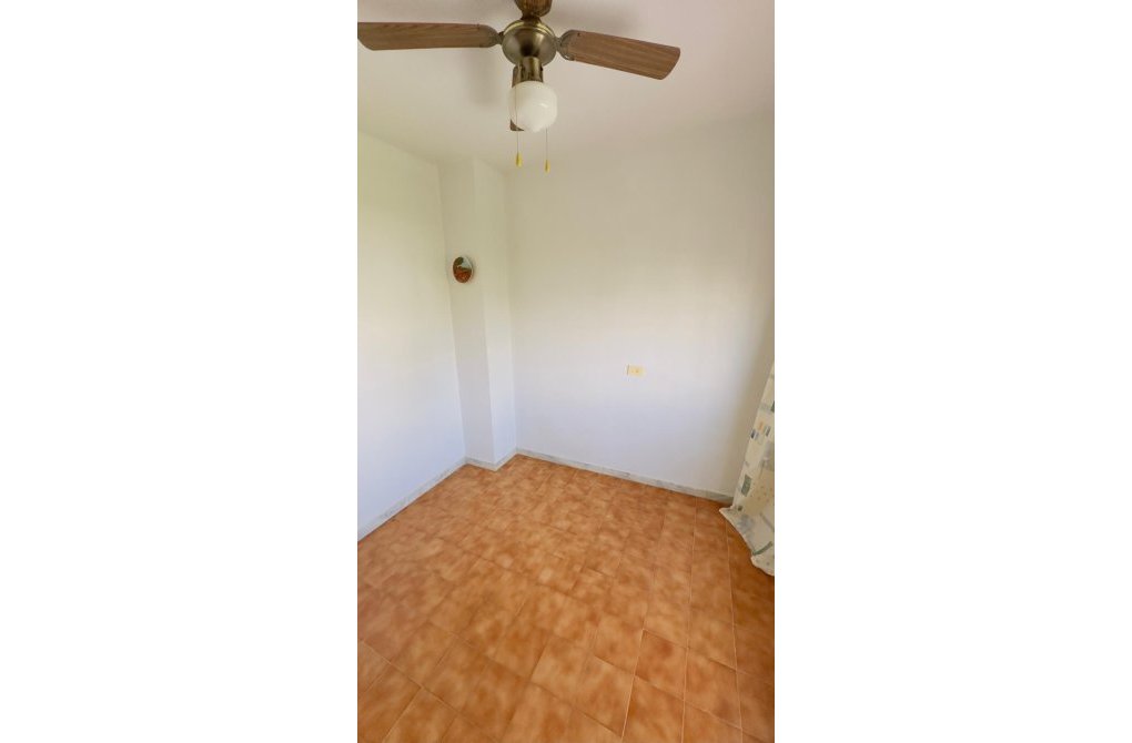 Resale - Bungalow - Torrevieja - Calas blanca