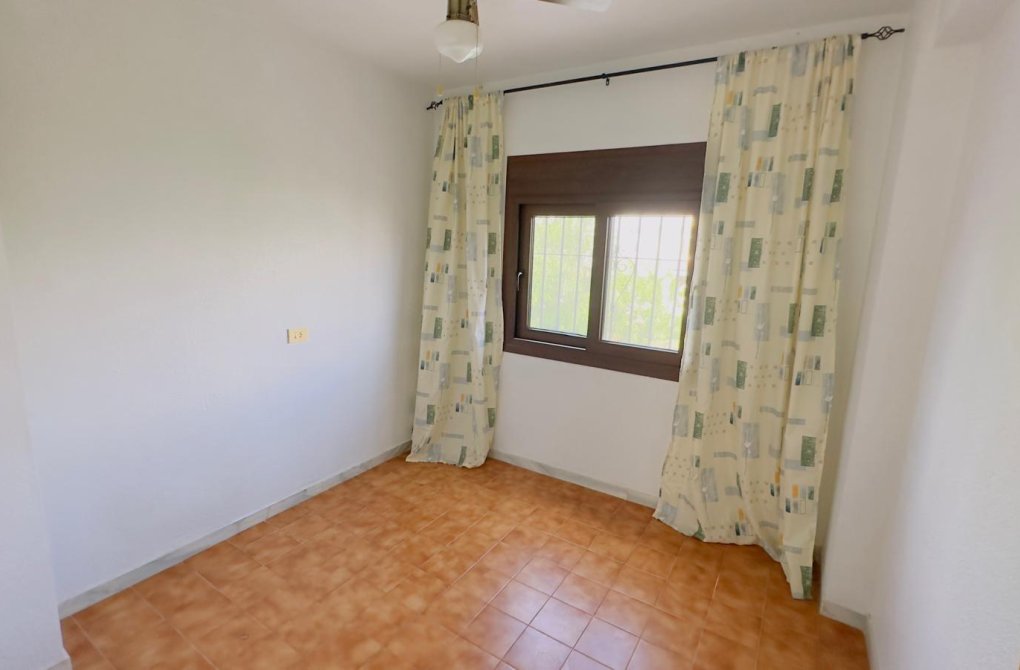 Resale - Bungalow - Torrevieja - Calas blanca