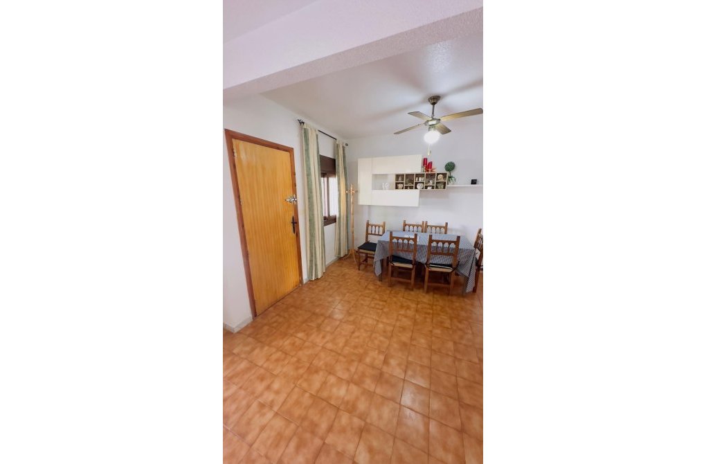 Resale - Bungalow - Torrevieja - Calas blanca