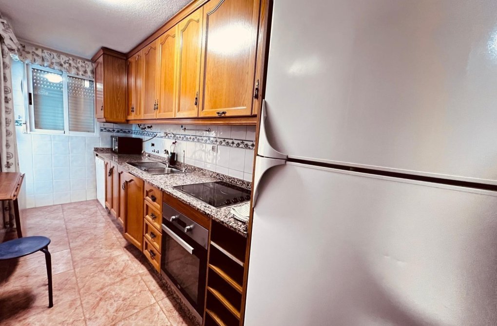 Resale - Apartment - Torrevieja - Estacion de autobuses