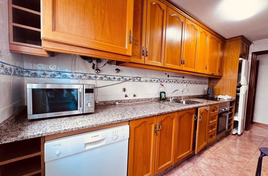 Resale - Apartment - Torrevieja - Estacion de autobuses